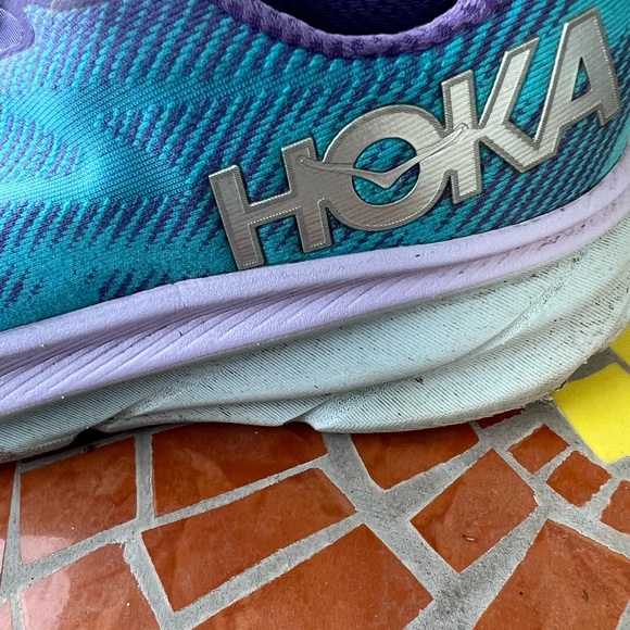 HOKA Women's Clifton 9 Running Shoes size 11B - Picture 10 of 13